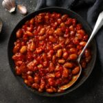 Baked beans with tomato sauce