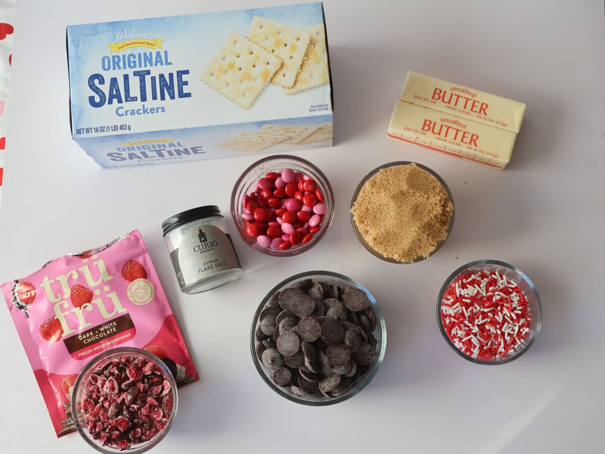 Ingredients for Valentine's Day Crack.