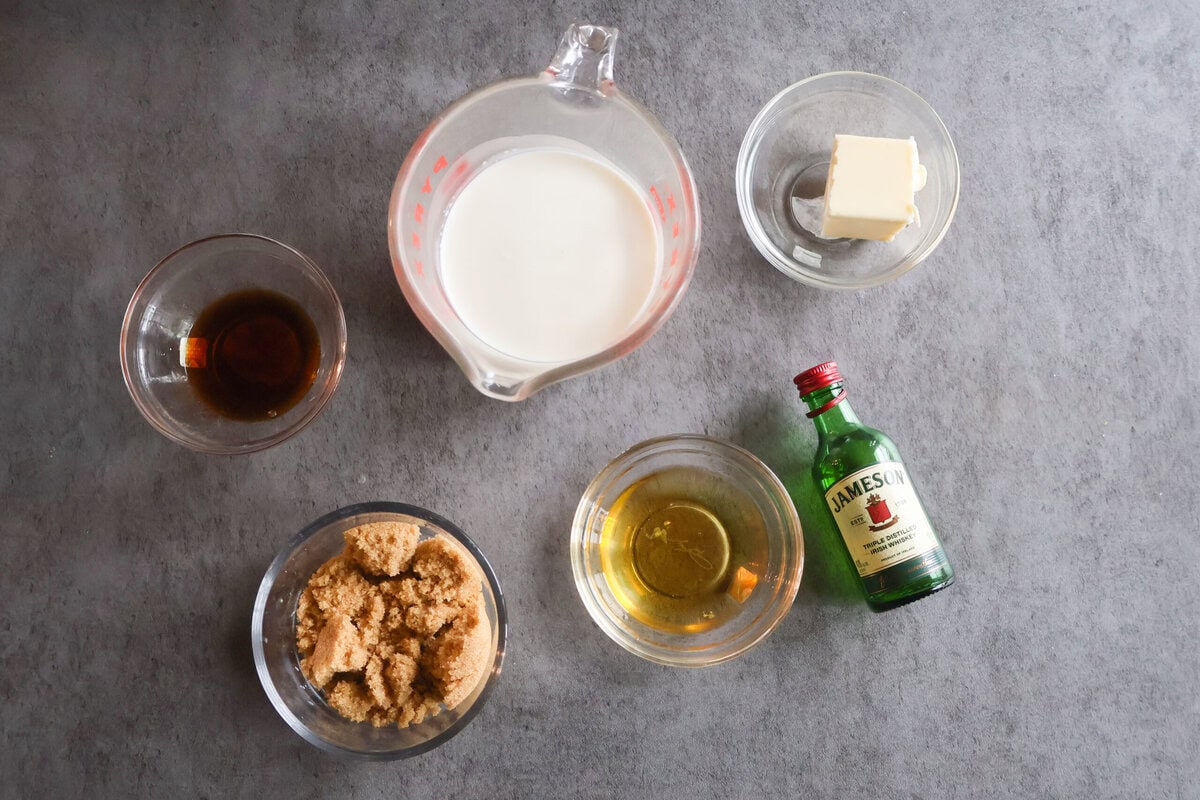 Ingredients for the Vanilla Whisky Sauce.