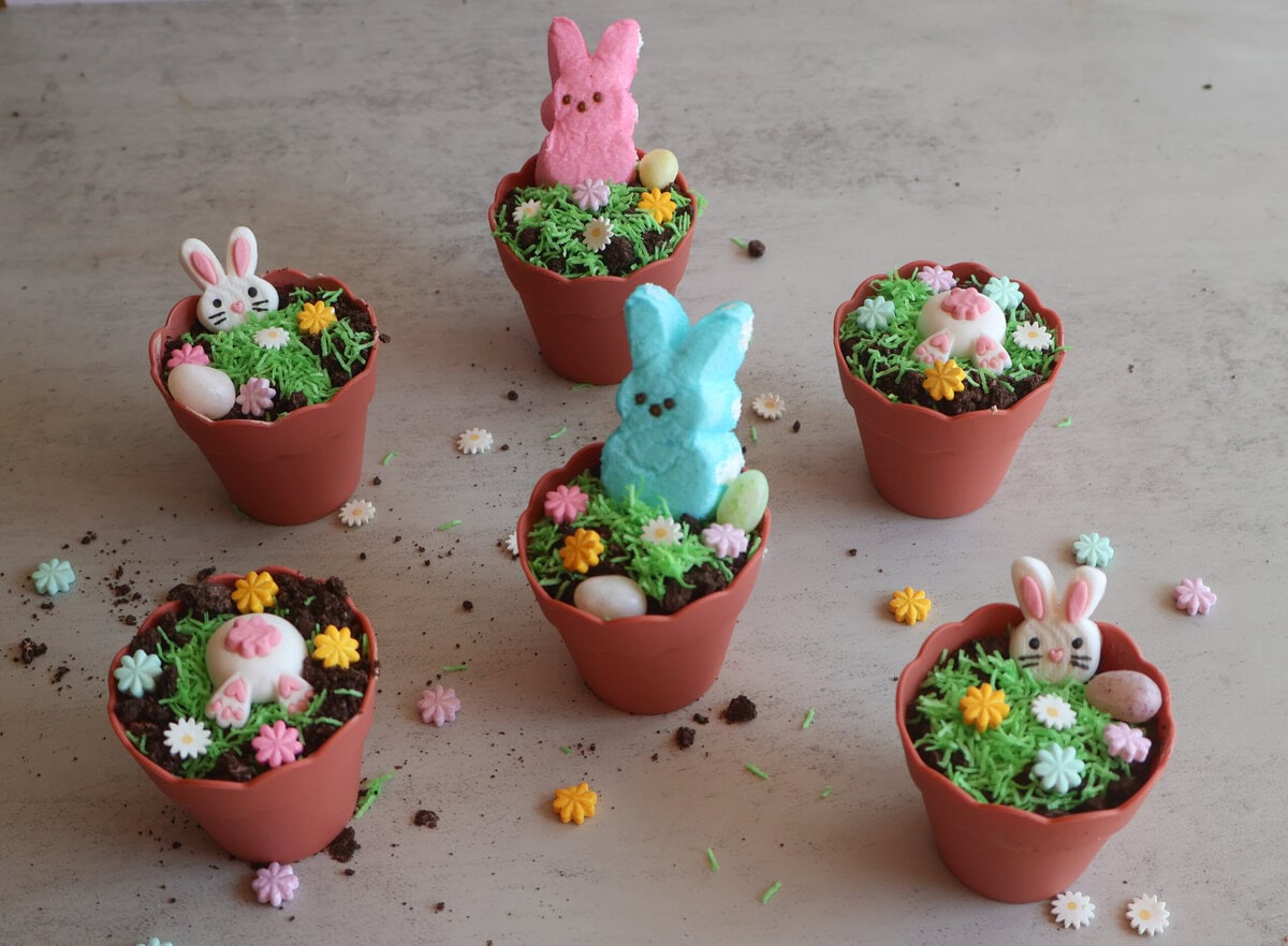 Finished Easter mini flowerpot dirt cups.