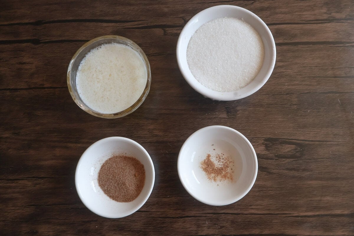 ingredients for the cinnamon sugar topping.