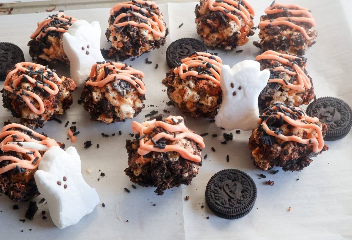 cookies and cream popcorn balls woth ghost peeps.